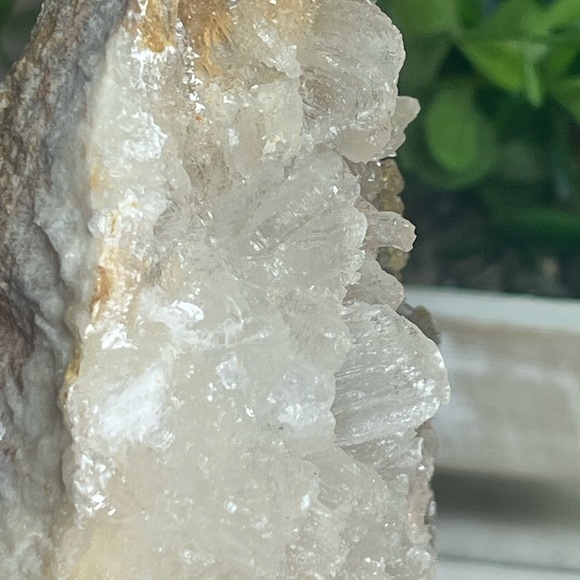 Curved Selenite - Picture 3 of 9